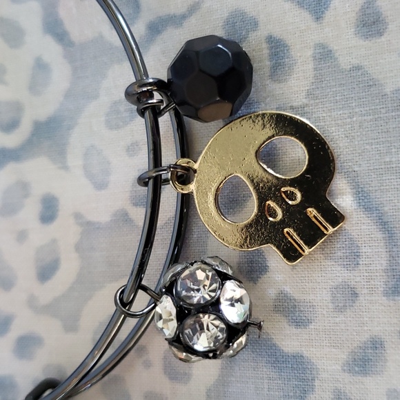 7 Items Bundle Spider Ring Spider Bracelet Halloween Pin Tarantula Ring - Picture 6 of 16